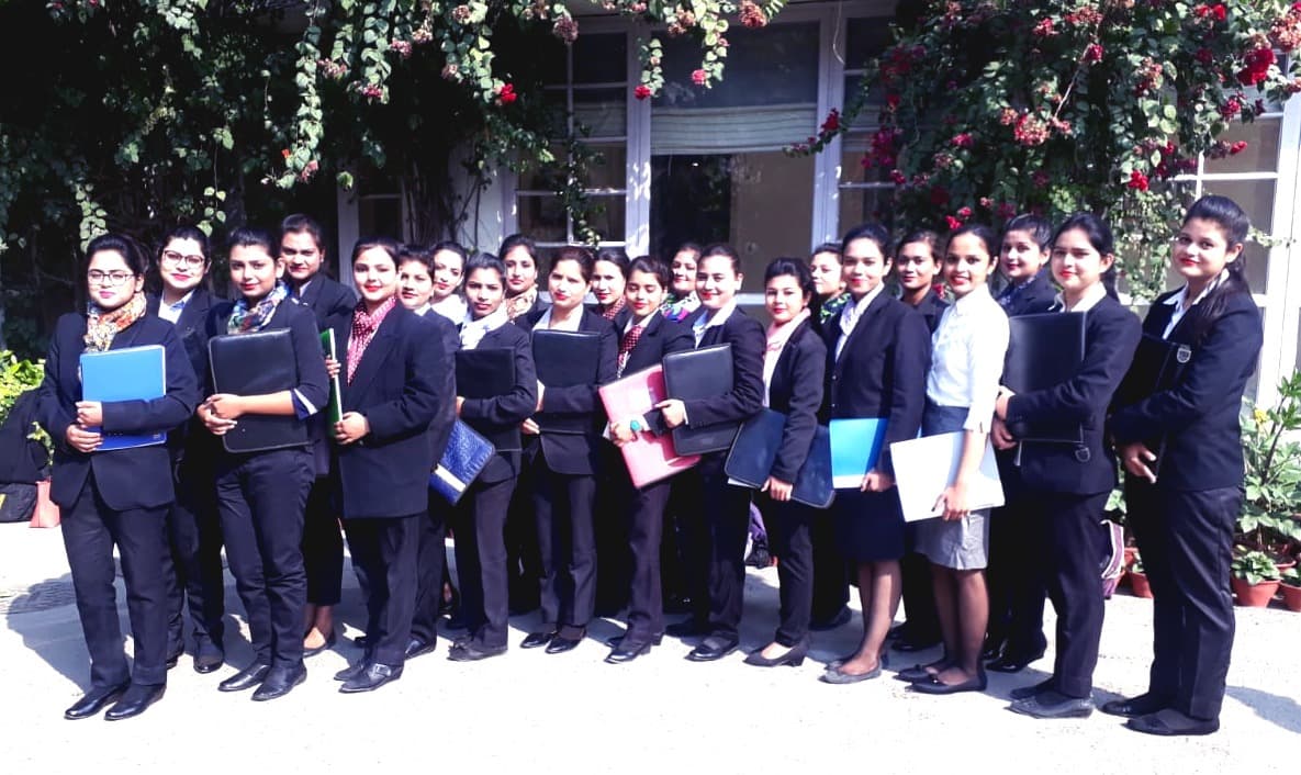 Sunbeam College for Women Varanasi College Images photo 8